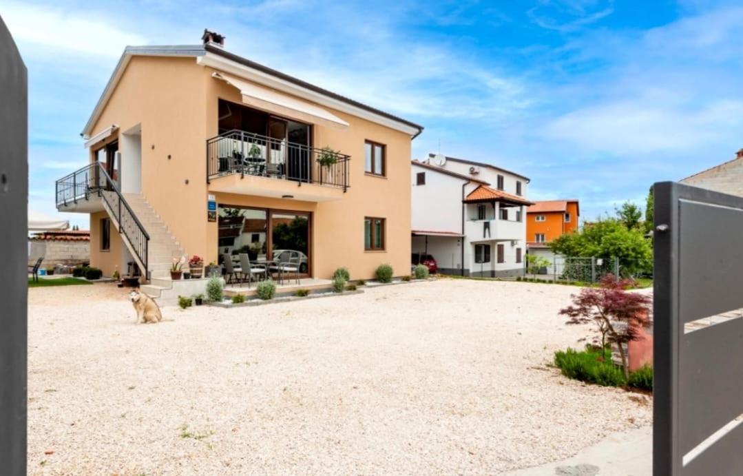 Apartman Lorena Ровінь Екстер'єр фото