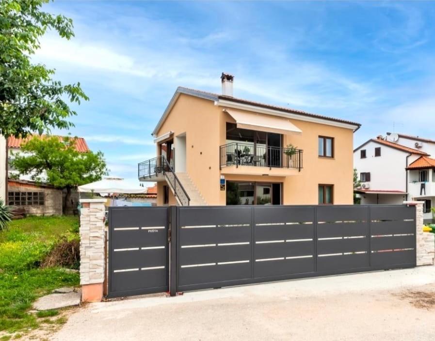 Apartman Lorena Ровінь Екстер'єр фото